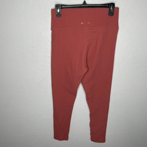 The Upside Apricot Pink Jacquard Textured Dance Midi Pant Leggings - Picture 4 of 11